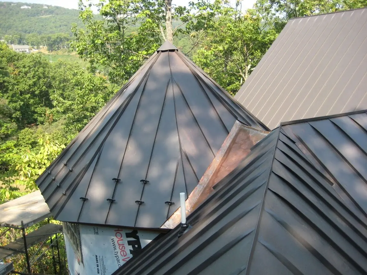 Professional Gutter Cleaning by Craftsman Roofing in Aurant